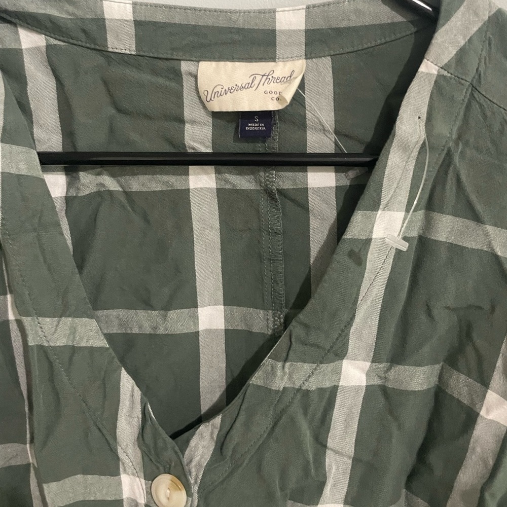 NWOT universal tread shirt - Picture 5 of 8